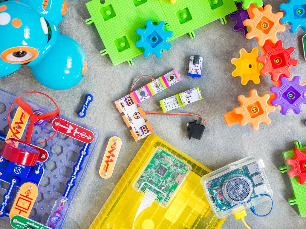 Educational Toys, STEM Toys, and Craft Kits